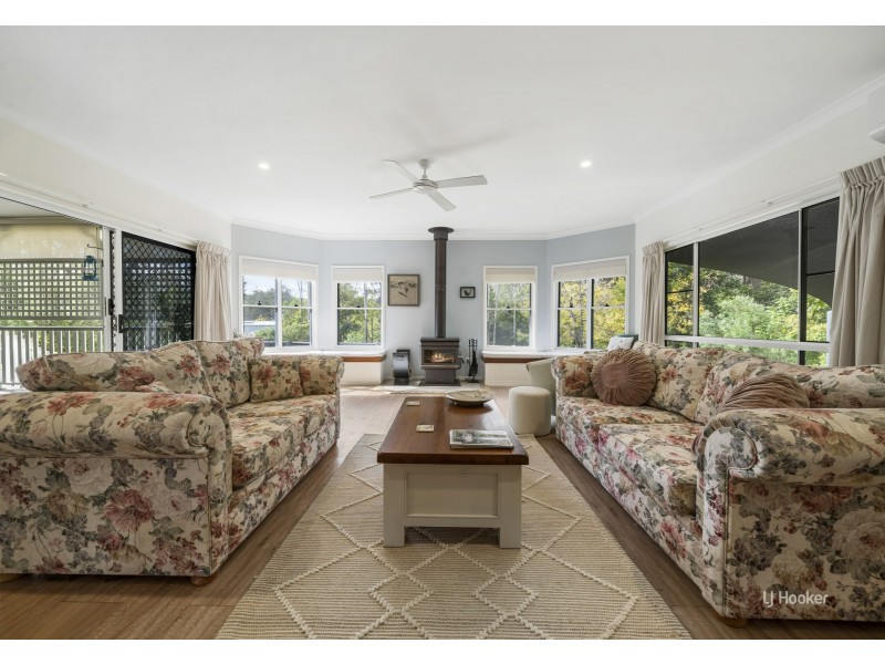 95 Outlook Drive, Esk QLD 4312