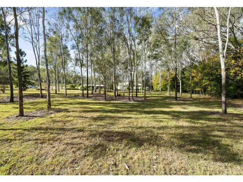 95 Outlook Drive, Esk QLD 4312