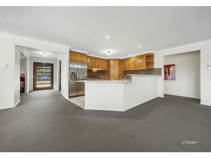 123 Cedar Avenue, Esk QLD 4312