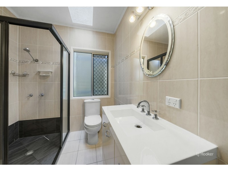 17 Mary Street, Toogoolawah QLD 4313