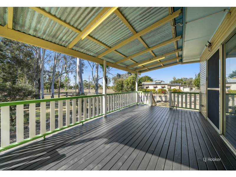 17 Mary Street, Toogoolawah QLD 4313