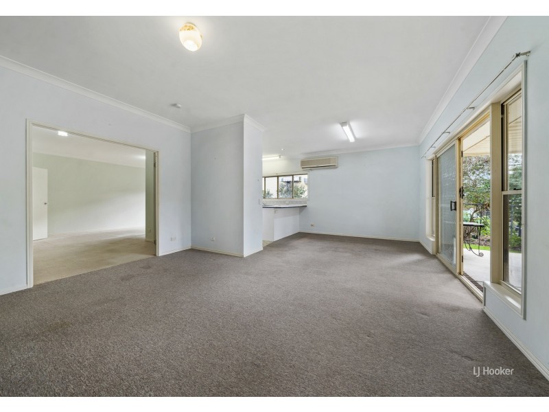 8 Down Street, Esk QLD 4312