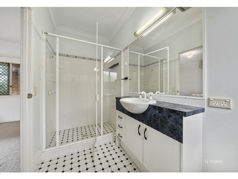 8 Down Street, Esk QLD 4312