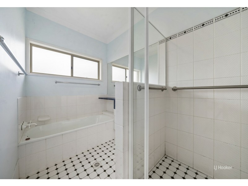 8 Down Street, Esk QLD 4312