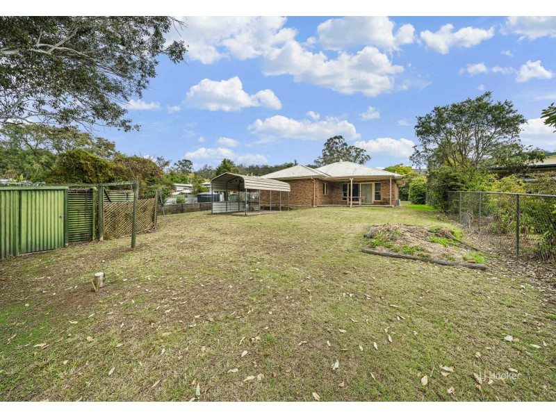 8 Down Street, Esk QLD 4312