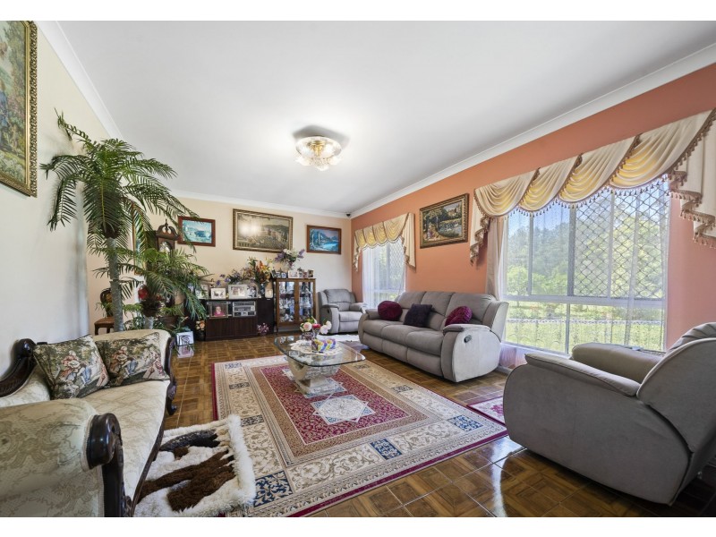 145 Crumpton Drive, Blackbutt North QLD 4306