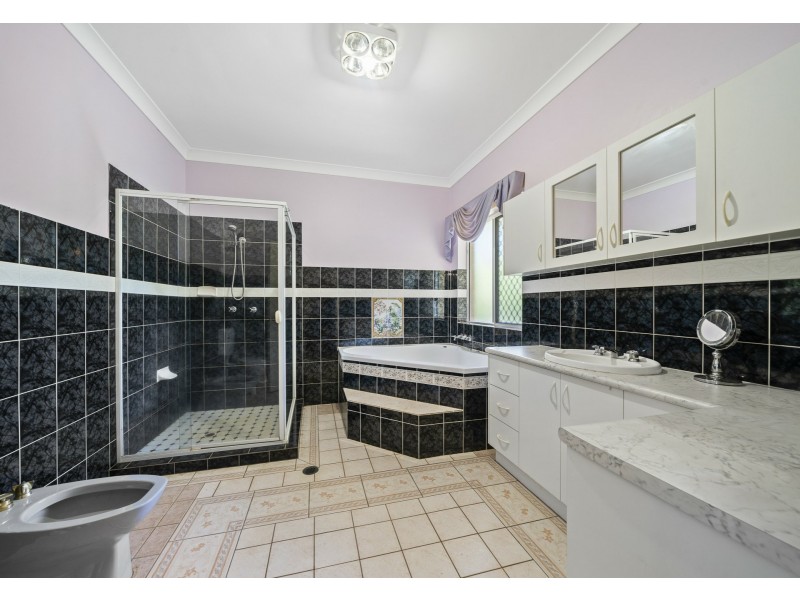 145 Crumpton Drive, Blackbutt North QLD 4306