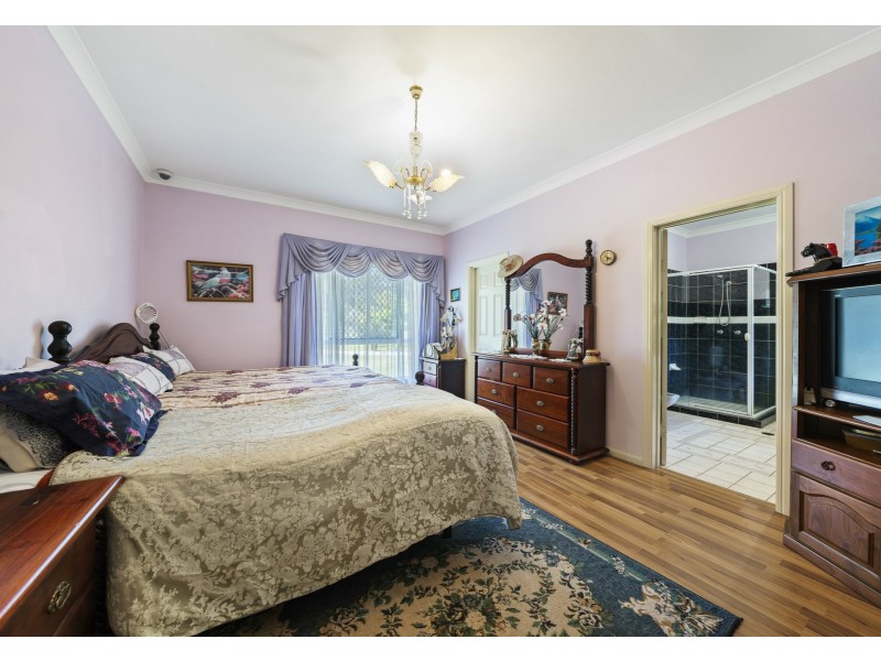 145 Crumpton Drive, Blackbutt North QLD 4306