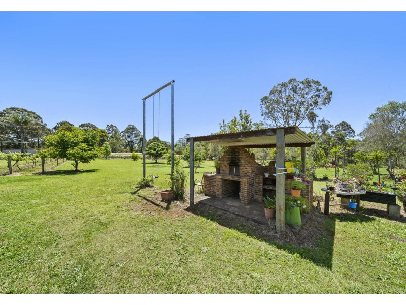 145 Crumpton Drive, Blackbutt North QLD 4306