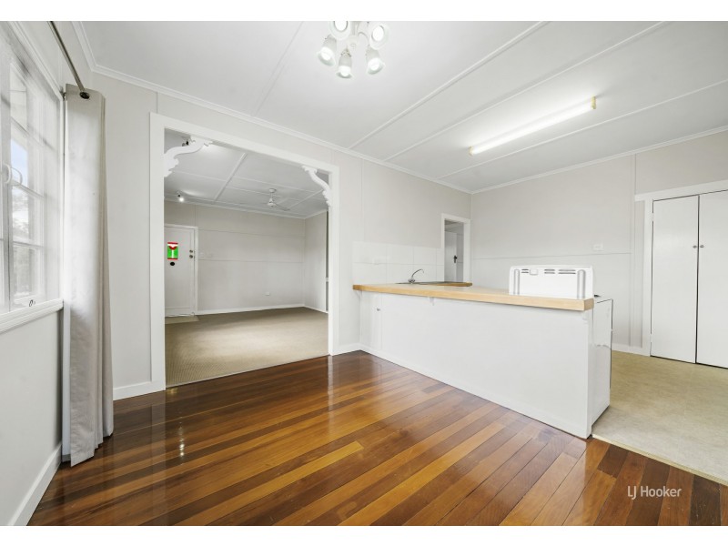 13 Down Street, Esk QLD 4312