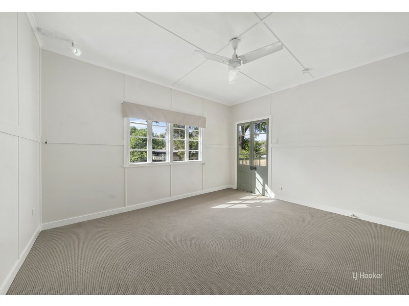 13 Down Street, Esk QLD 4312