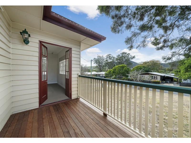 13 Down Street, Esk QLD 4312
