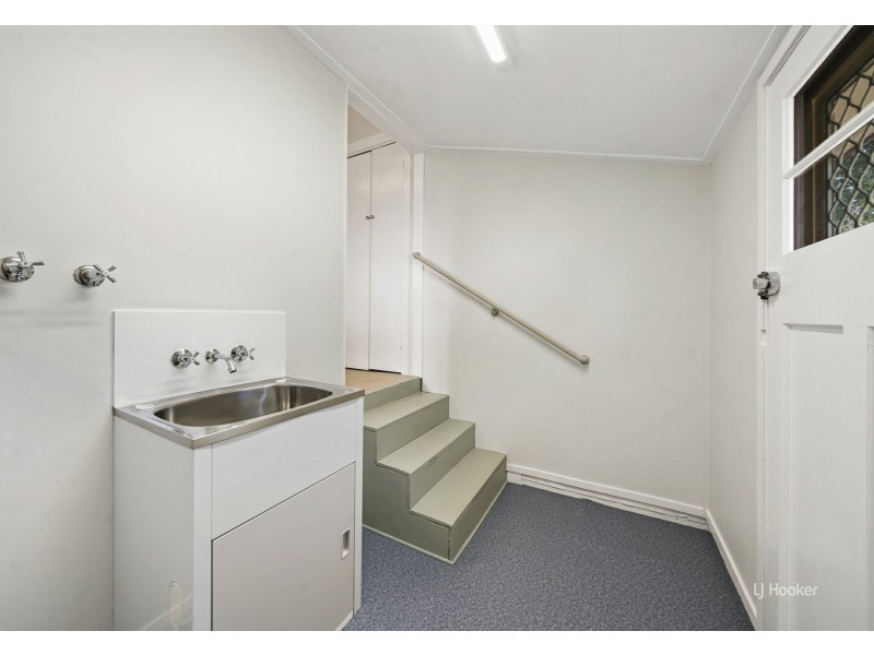 13 Down Street, Esk QLD 4312