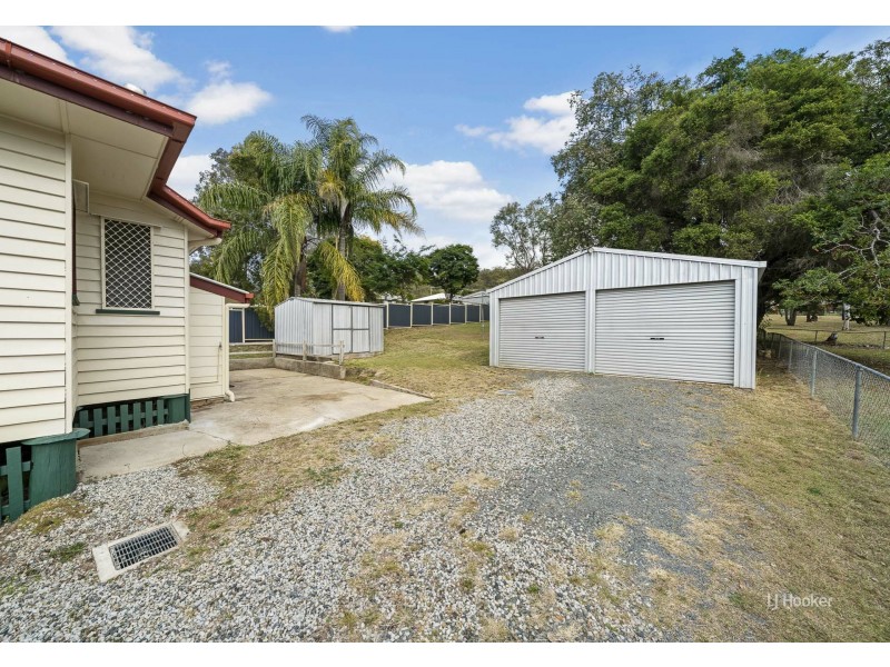 13 Down Street, Esk QLD 4312