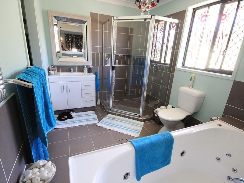 5 Jelica Place, Esk QLD 4312