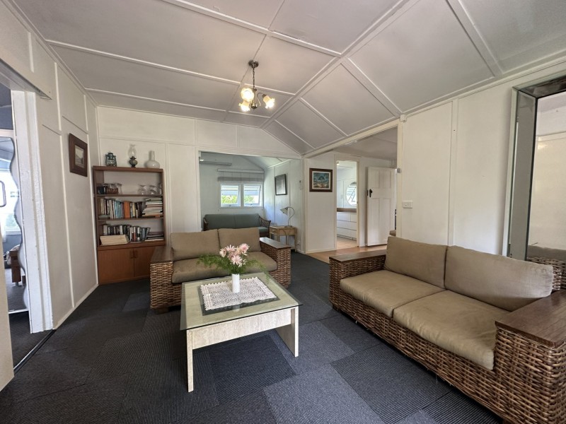 3 First Avenue, Somerset Dam QLD 4312