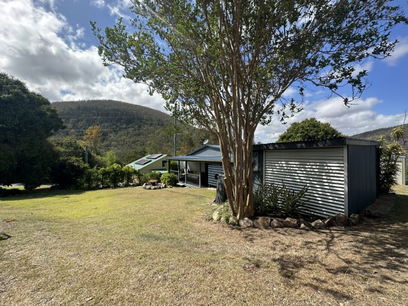 3 First Avenue, Somerset Dam QLD 4312
