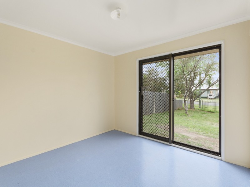 42 Dingyarra Street, Toogoolawah QLD 4313