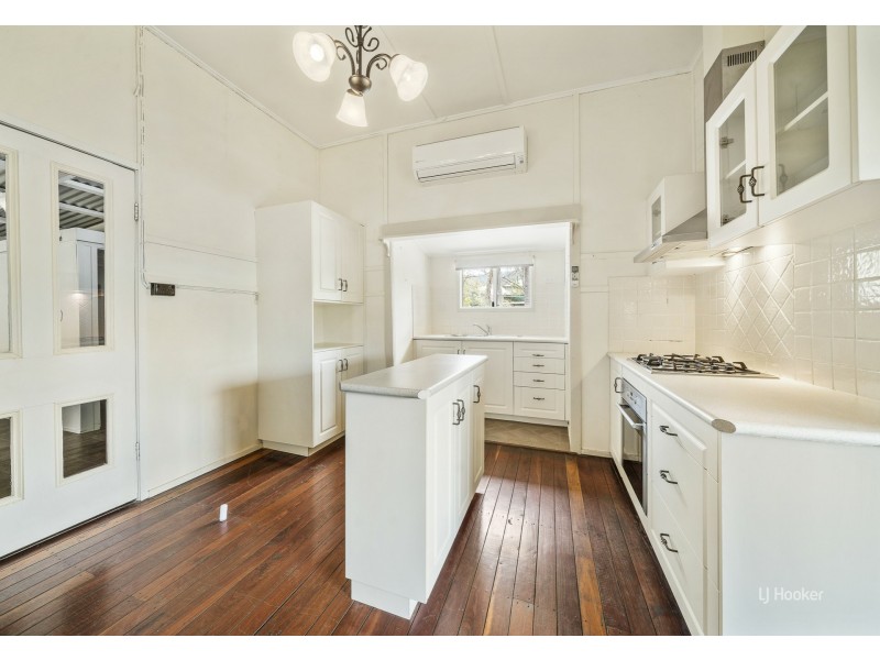 1 Down Street, Esk QLD 4312