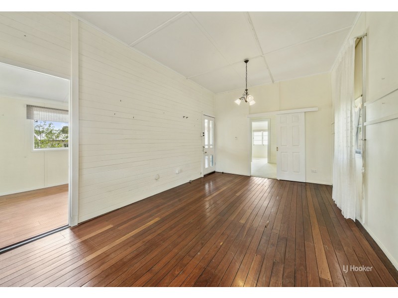 1 Down Street, Esk QLD 4312
