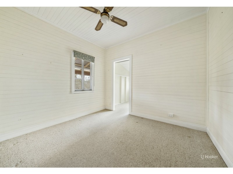 1 Down Street, Esk QLD 4312