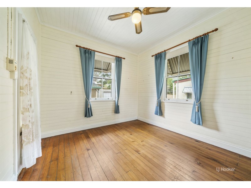 1 Down Street, Esk QLD 4312