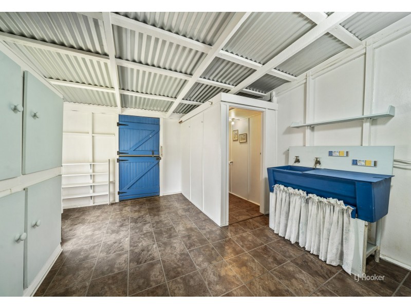 1 Down Street, Esk QLD 4312