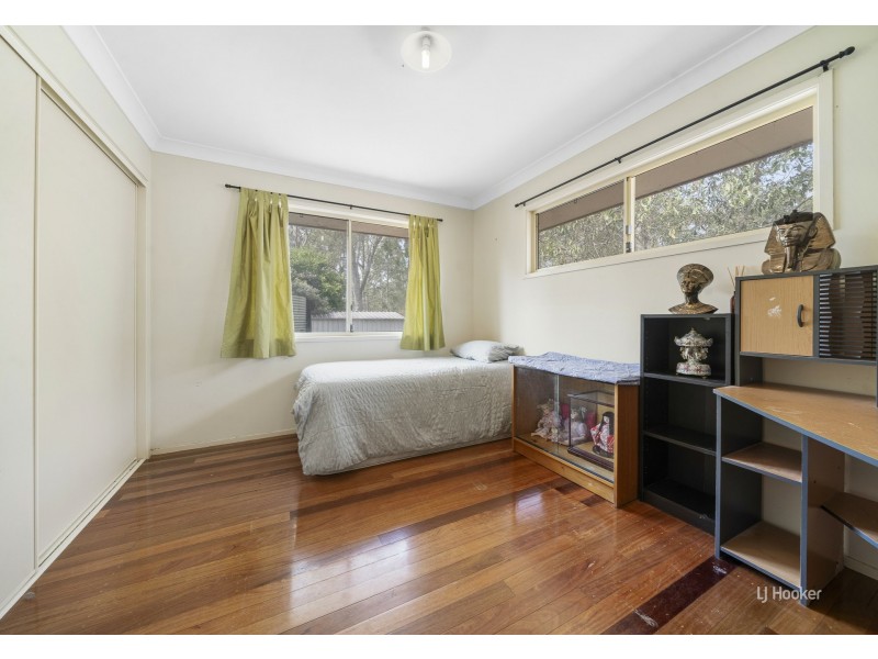 31 Cambridge Drive, Mount Hallen QLD 4312