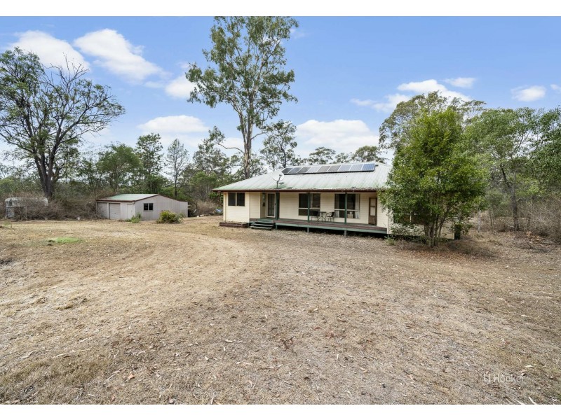 31 Cambridge Drive, Mount Hallen QLD 4312