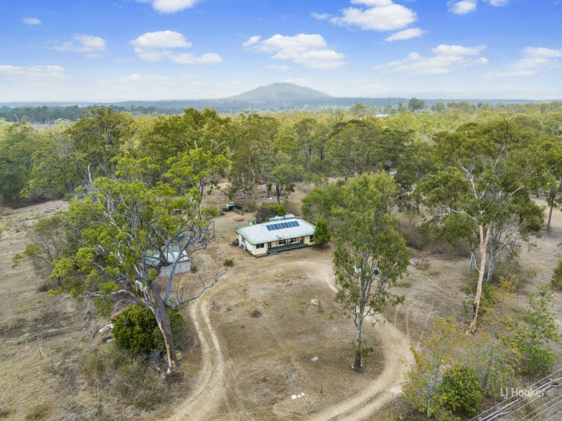 31 Cambridge Drive, Mount Hallen QLD 4312