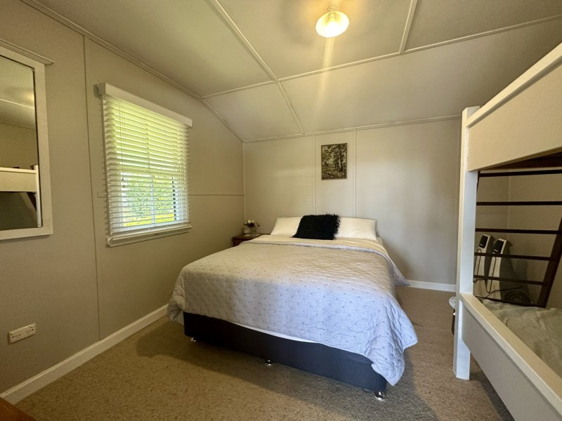 2 Third Avenue, Somerset Dam QLD 4312