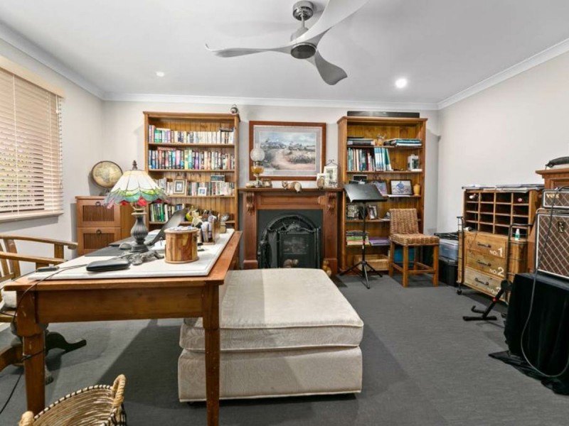 69 Settlers Rise, Woolmar QLD 4515