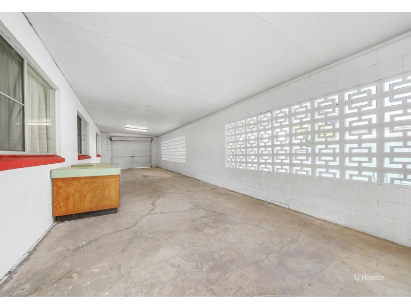 15 Barbour Street, Esk QLD 4312