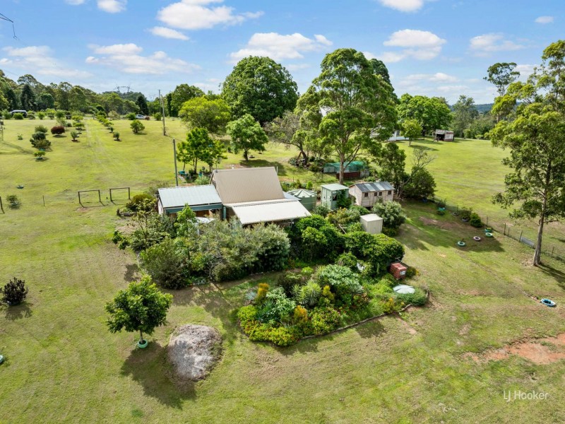 58 Hilary Road, Benarkin North QLD 4306