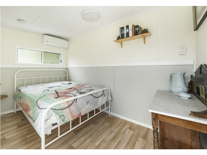 4 Coulson Street, Blackbutt QLD 4306