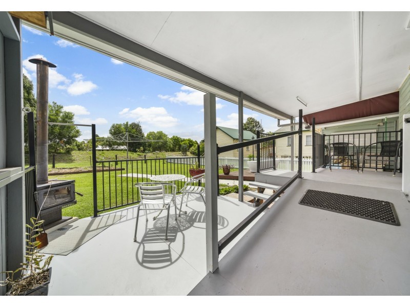 4 Coulson Street, Blackbutt QLD 4306