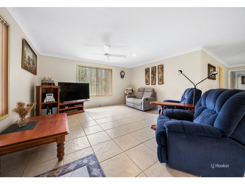 32 Laurel Street, Esk QLD 4312