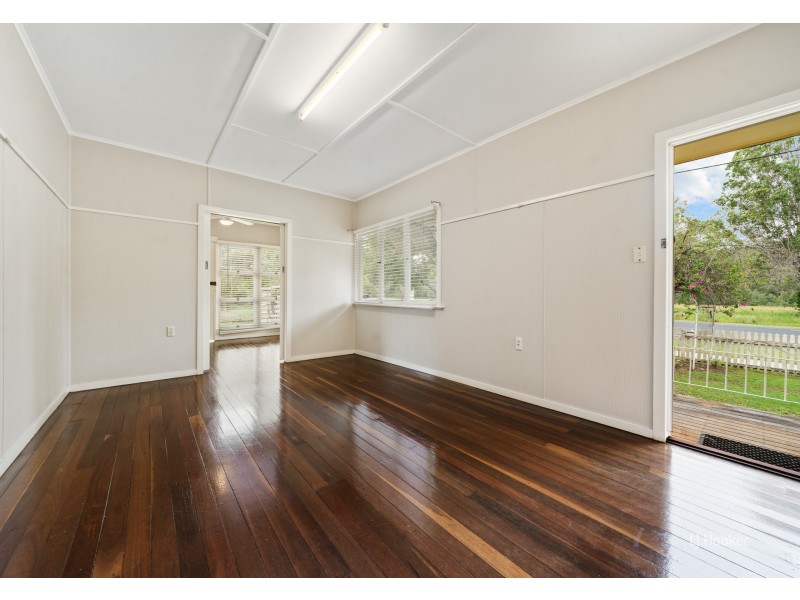 278 Ipswich Street, Esk QLD 4312