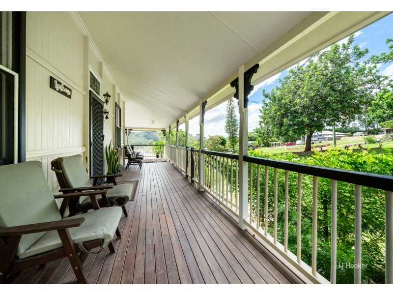 11 Hill Street, Esk QLD 4312