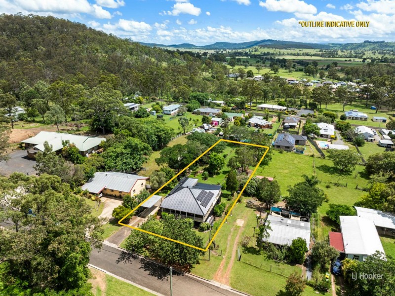 11 Hill Street, Esk QLD 4312