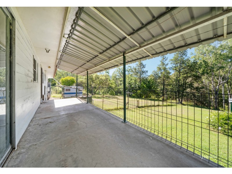 6 Stanley Street, Moore QLD 4306