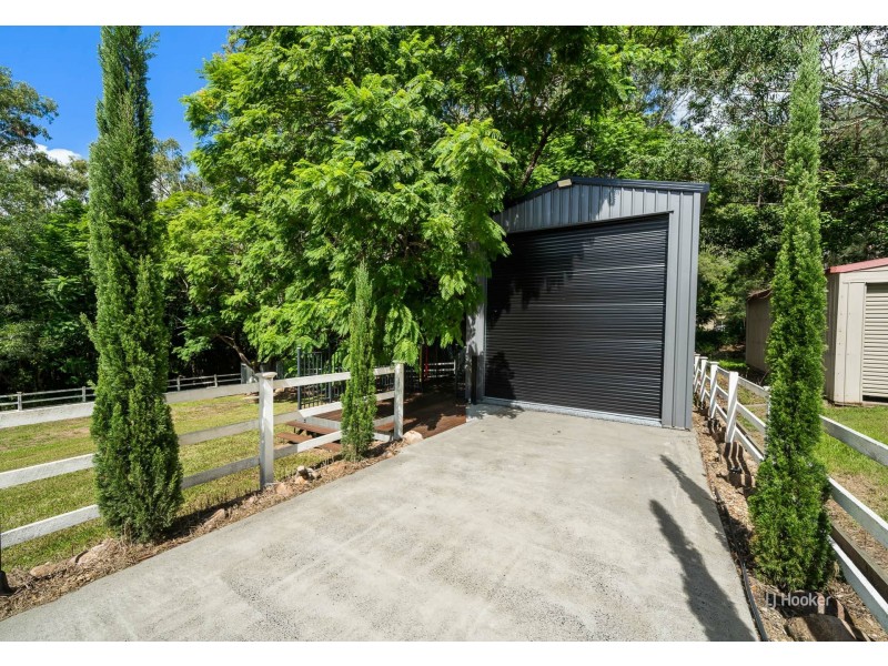 9 First Avenue, Somerset Dam QLD 4312