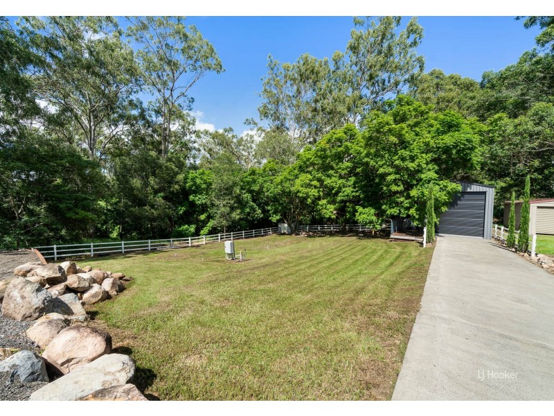 9 First Avenue, Somerset Dam QLD 4312