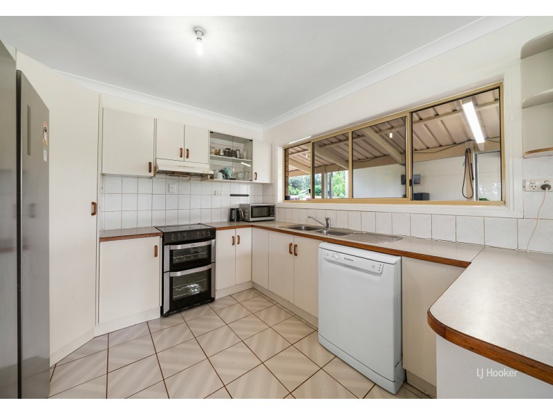 9 Griffin Road, Blackbutt QLD 4306