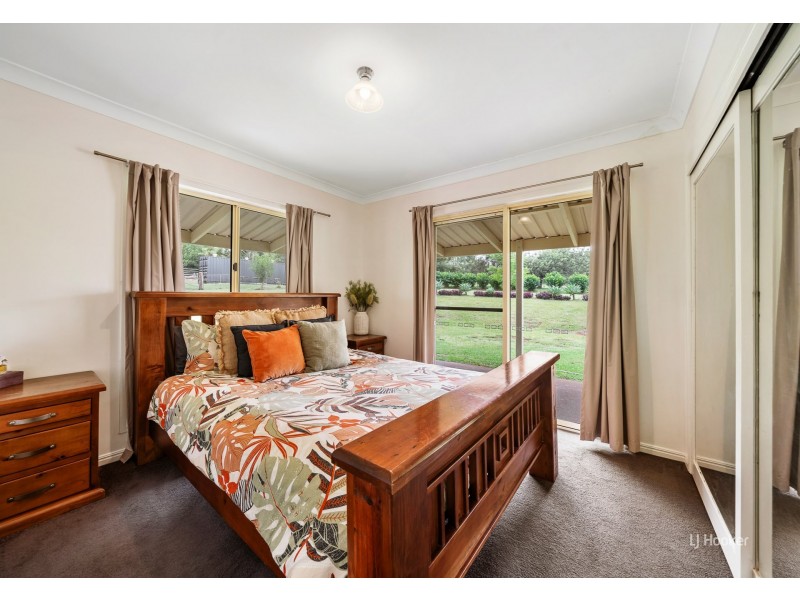 9 Griffin Road, Blackbutt QLD 4306