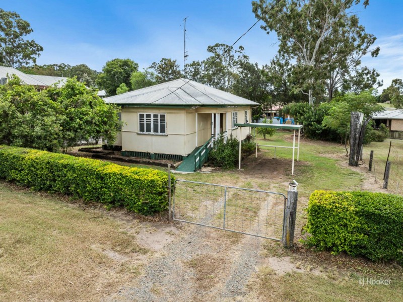 65 Dingyarra Street, Toogoolawah QLD 4313