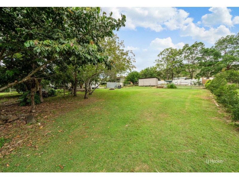 52 Railway Terrace, Moore QLD 4306