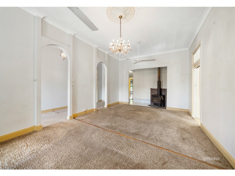 43 Mack Street, Esk QLD 4312