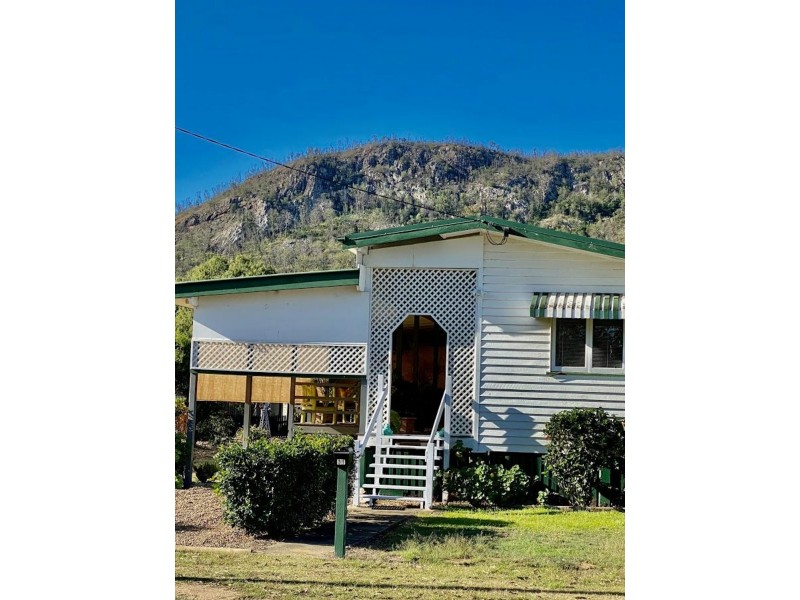 31 Adelaide Street, Esk QLD 4312