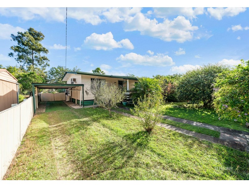 16 Russell Street, Esk QLD 4312